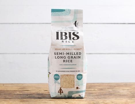 Organic quinoa grains in a bowl